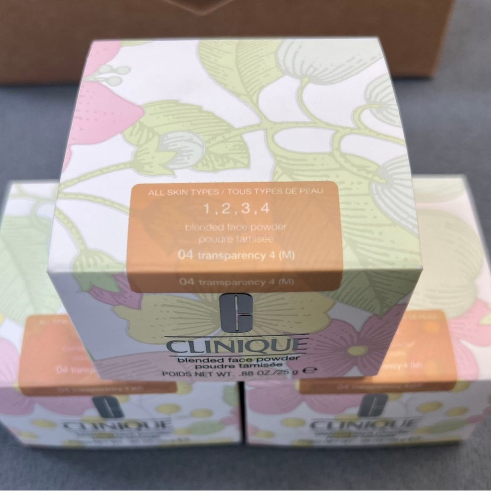 Clinique Blended Face Powder 04 Transparency 4 (M)